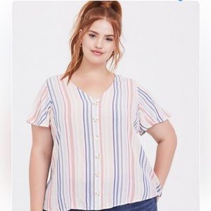 Torrid Rayon Crepe Button-Front Top size 1